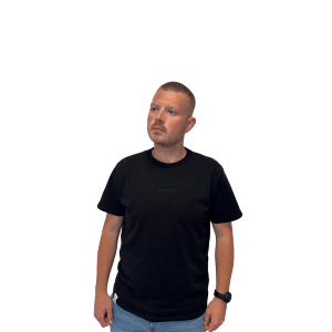 INOAH. - Basic Tee
